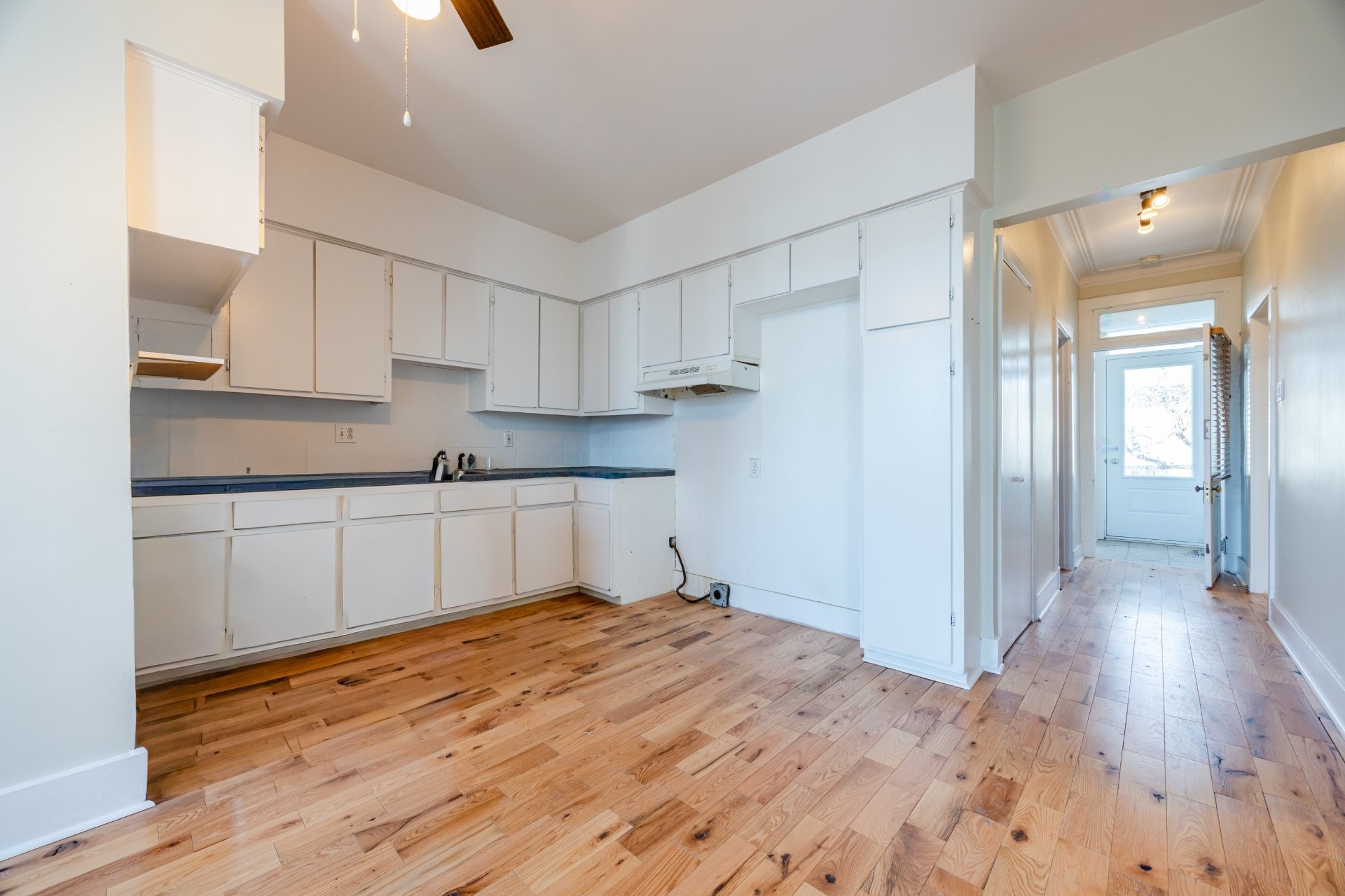 









2278

 - 2280


Av. Hector

,
Montréal (Mercier/Hochelaga-Maisonneuve),




QC
H1L3X1

