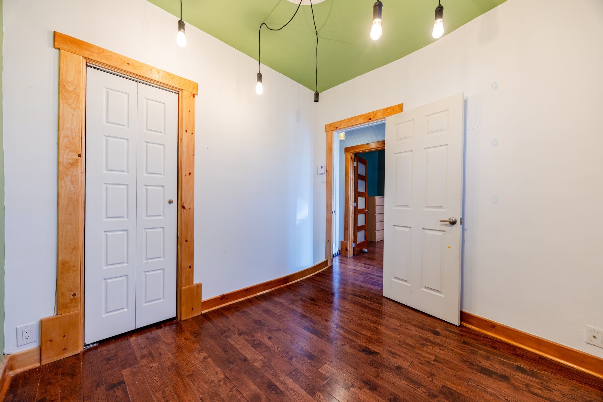 









2278

 - 2280


Av. Hector

,
Montréal (Mercier/Hochelaga-Maisonneuve),




QC
H1L3X1

