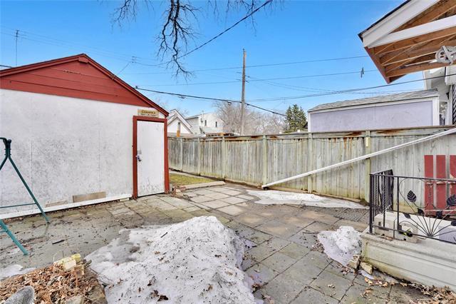 









693


Walker

AVE,
Winnipeg,




MB
R3L 1C6

