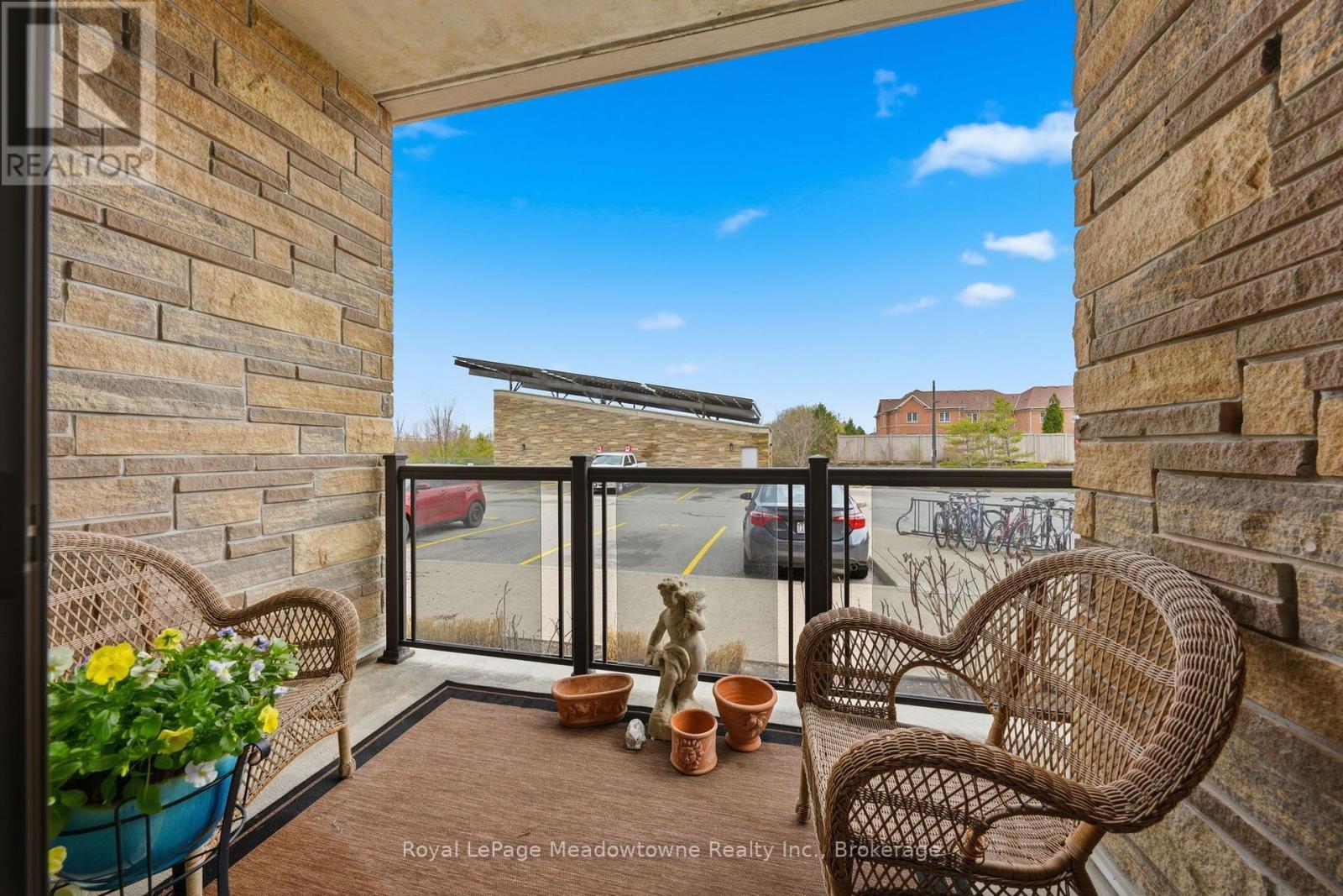 












109 - 33 WHITMER STREET

,
Milton (SC Scott),




Ontario
L9T8P9

