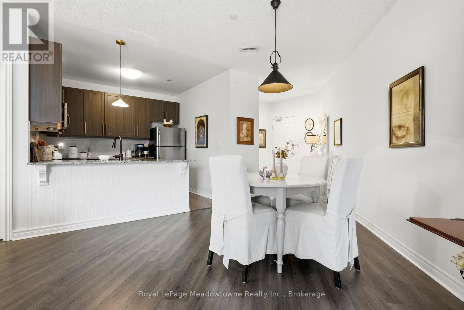 












109 - 33 WHITMER STREET

,
Milton (SC Scott),




Ontario
L9T8P9

