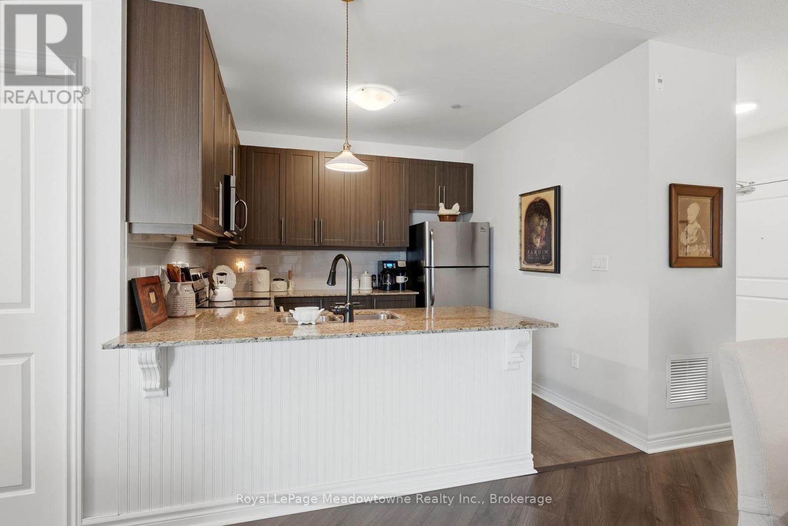 












109 - 33 WHITMER STREET

,
Milton (SC Scott),




Ontario
L9T8P9

