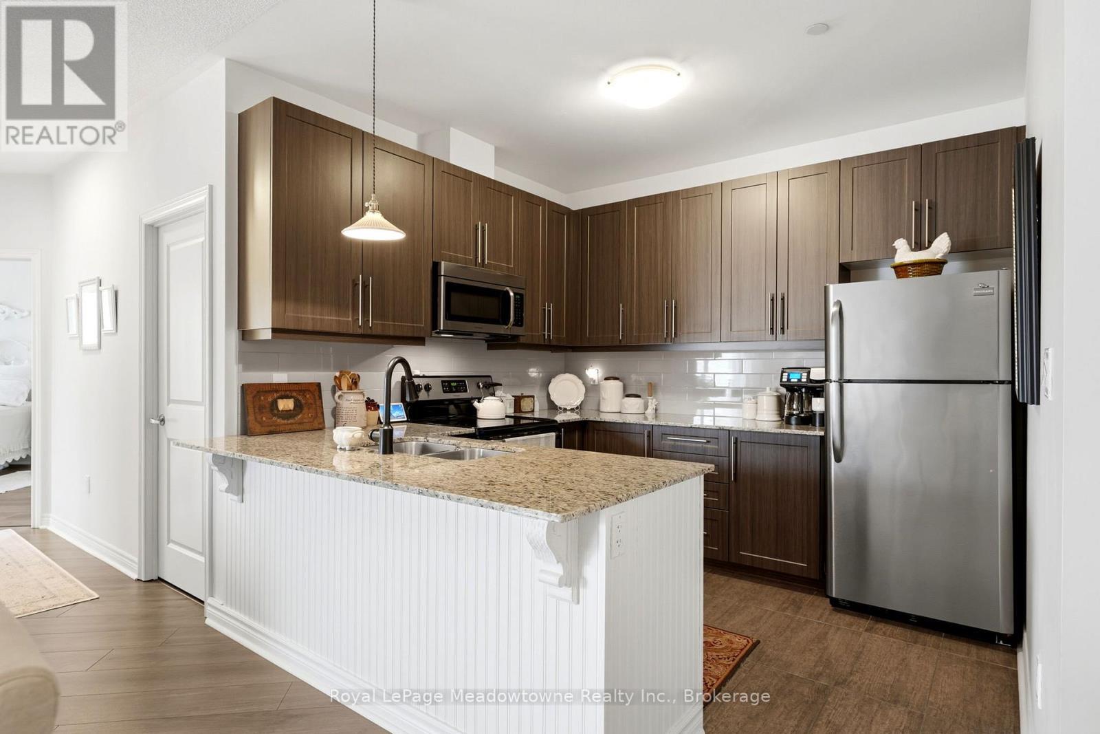 












109 - 33 WHITMER STREET

,
Milton (SC Scott),




Ontario
L9T8P9

