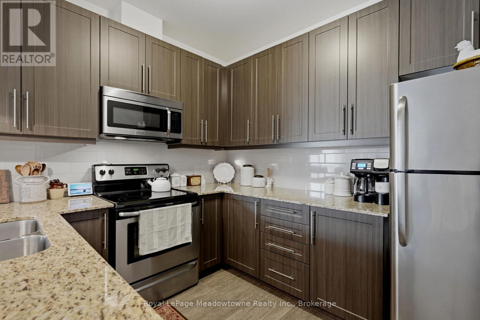 












109 - 33 WHITMER STREET

,
Milton (SC Scott),




Ontario
L9T8P9

