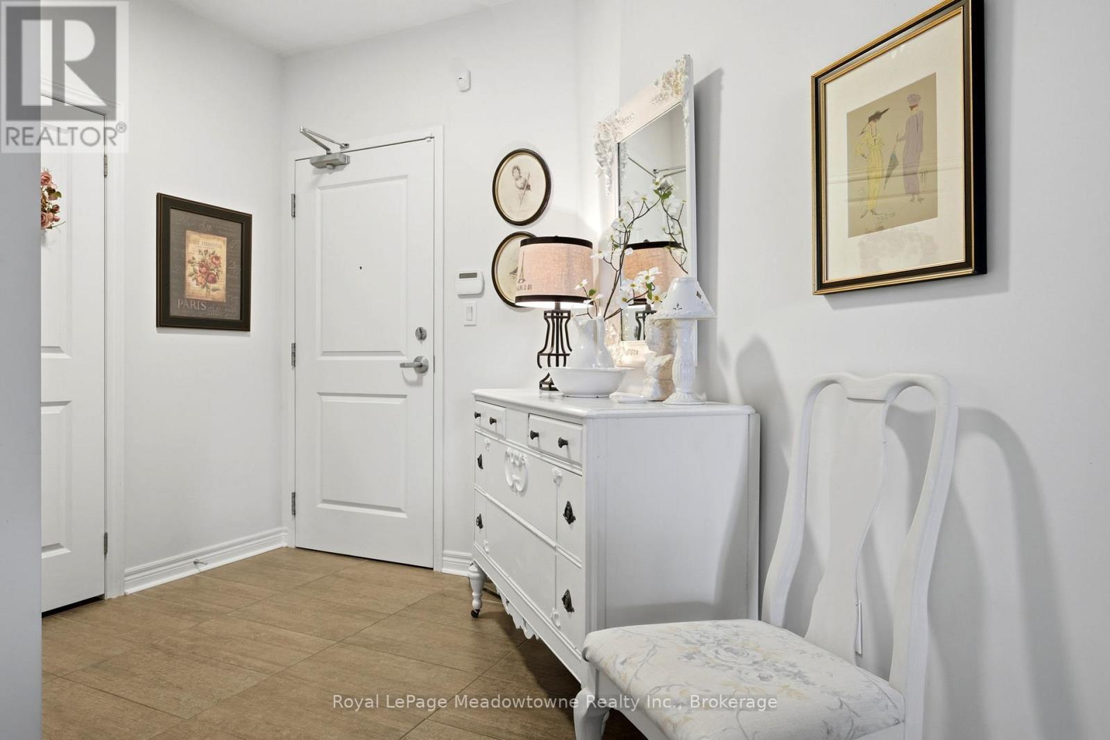 












109 - 33 WHITMER STREET

,
Milton (SC Scott),




Ontario
L9T8P9

