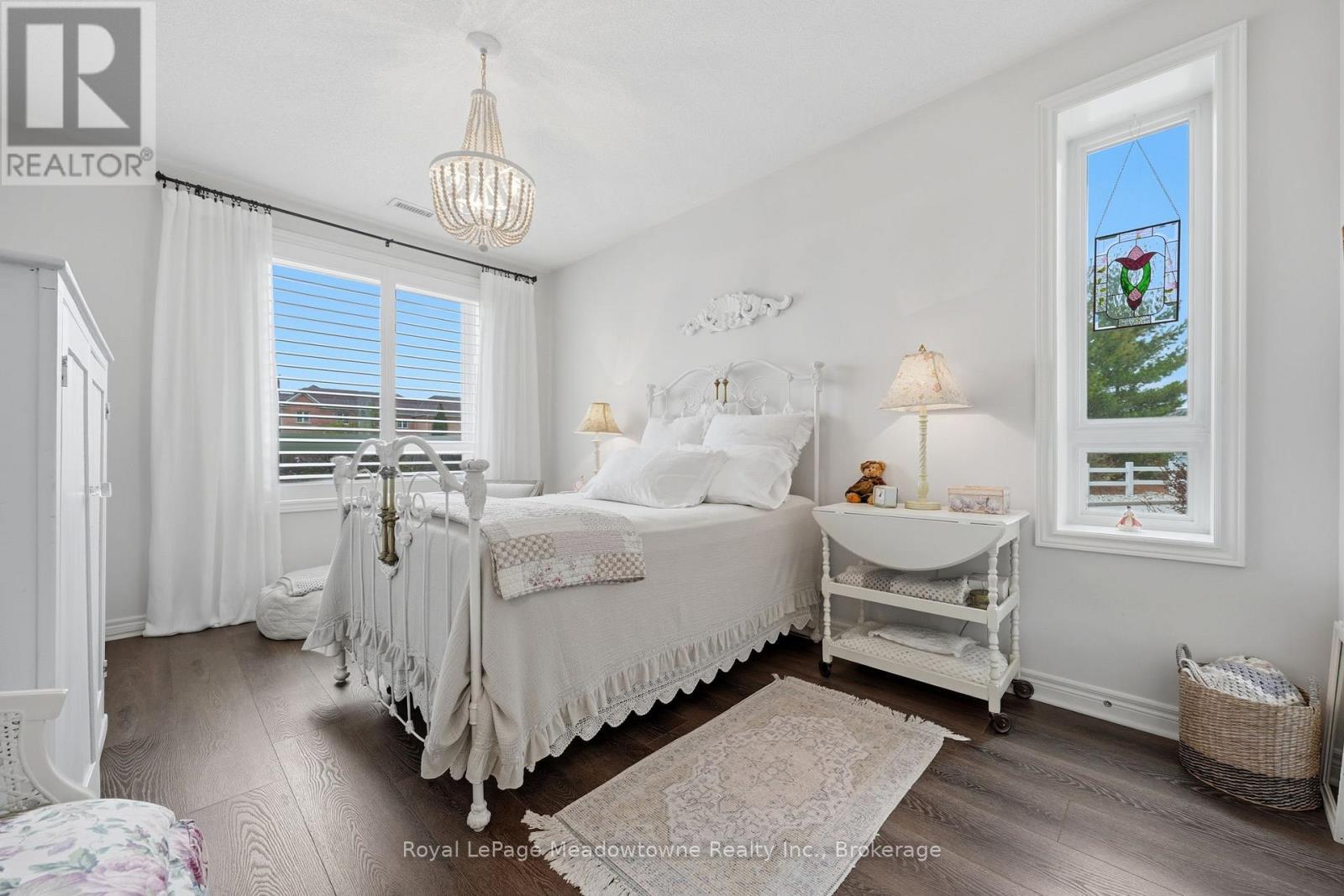 












109 - 33 WHITMER STREET

,
Milton (SC Scott),




Ontario
L9T8P9

