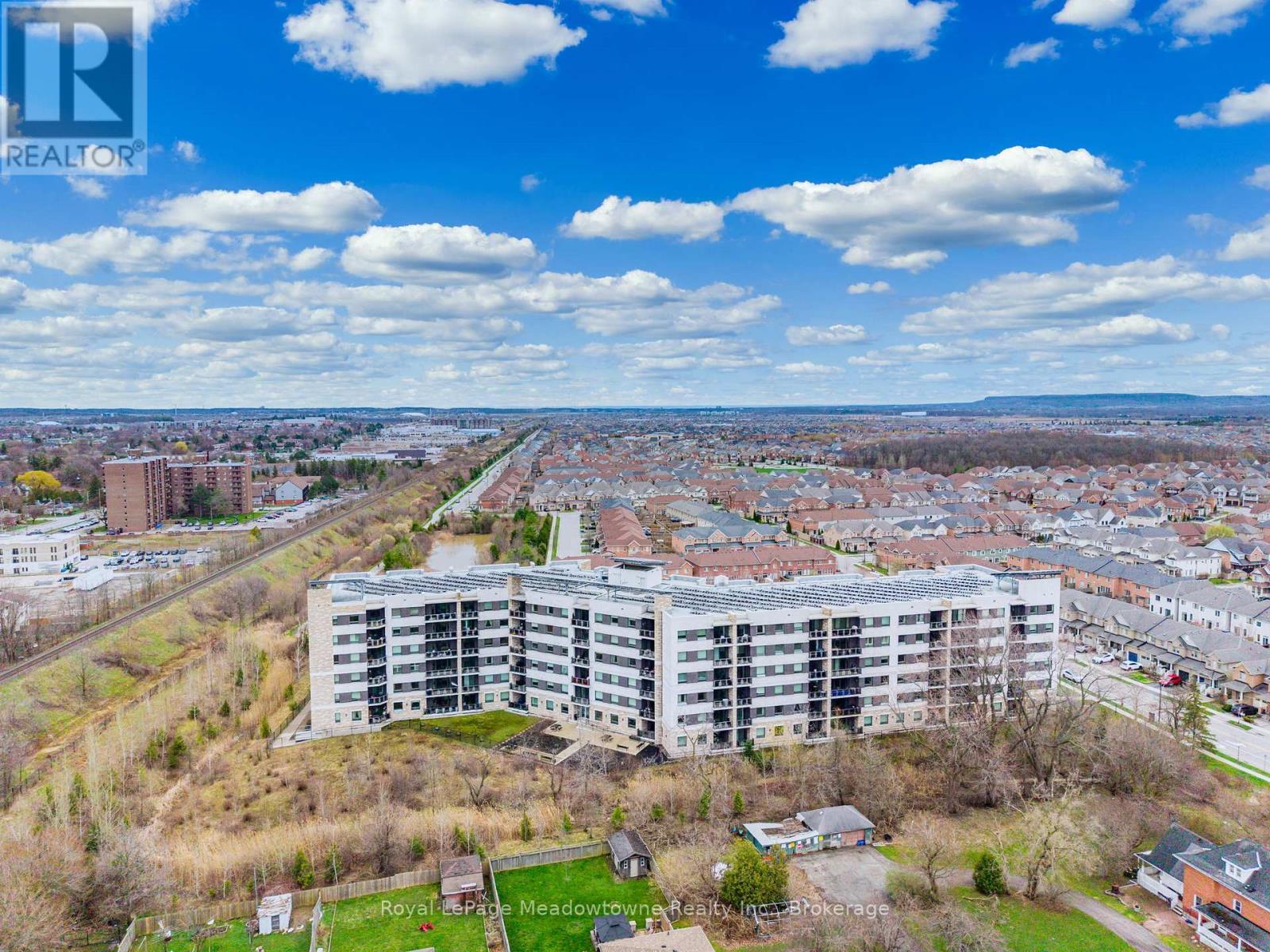 












109 - 33 WHITMER STREET

,
Milton (SC Scott),




Ontario
L9T8P9

