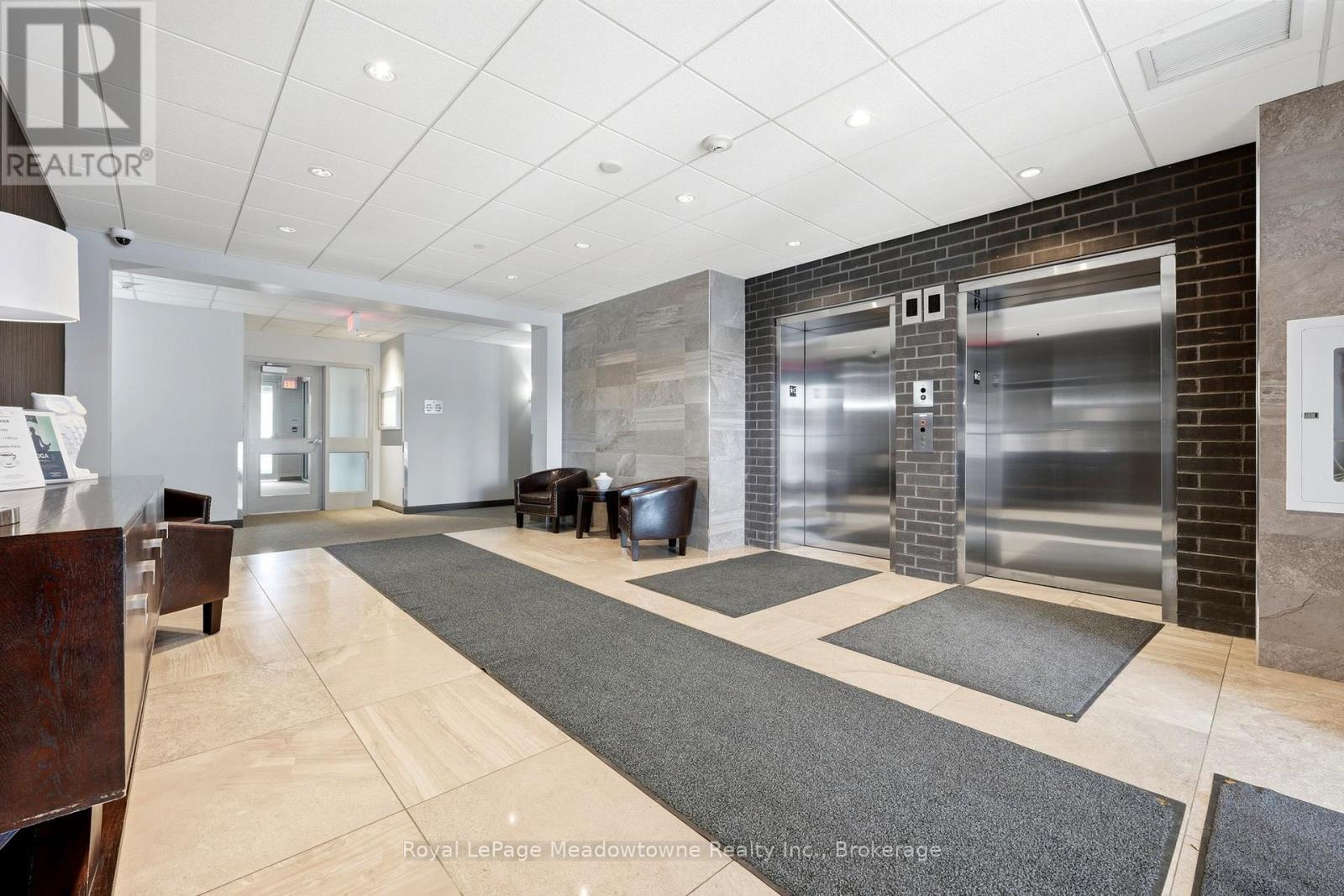 












109 - 33 WHITMER STREET

,
Milton (SC Scott),




Ontario
L9T8P9

