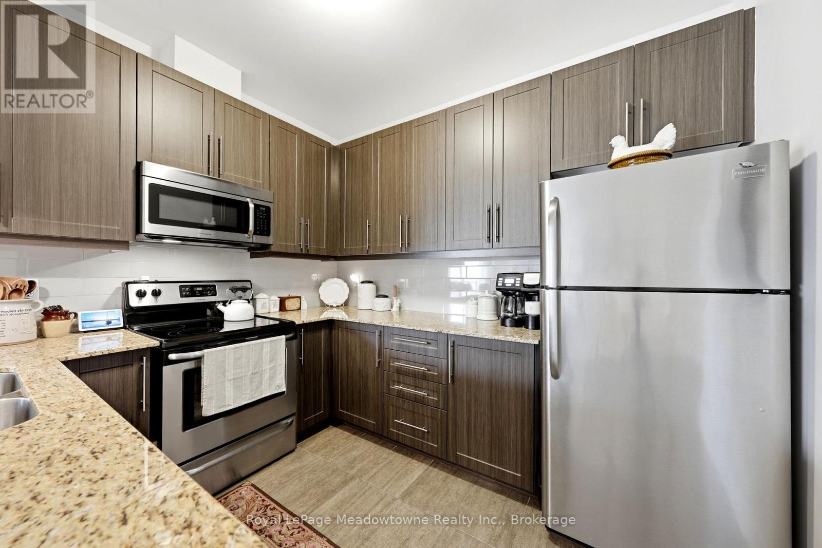 












109 - 33 WHITMER STREET

,
Milton (SC Scott),




Ontario
L9T8P9

