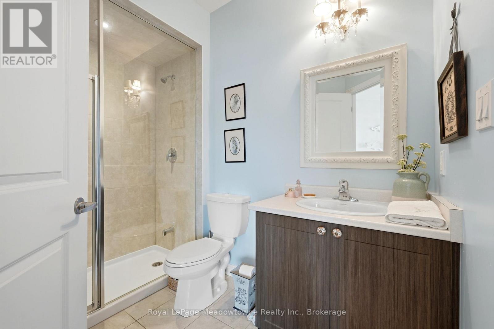 












109 - 33 WHITMER STREET

,
Milton (SC Scott),




Ontario
L9T8P9

