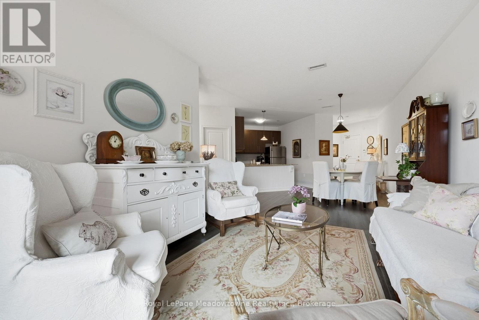 












109 - 33 WHITMER STREET

,
Milton (SC Scott),




Ontario
L9T8P9

