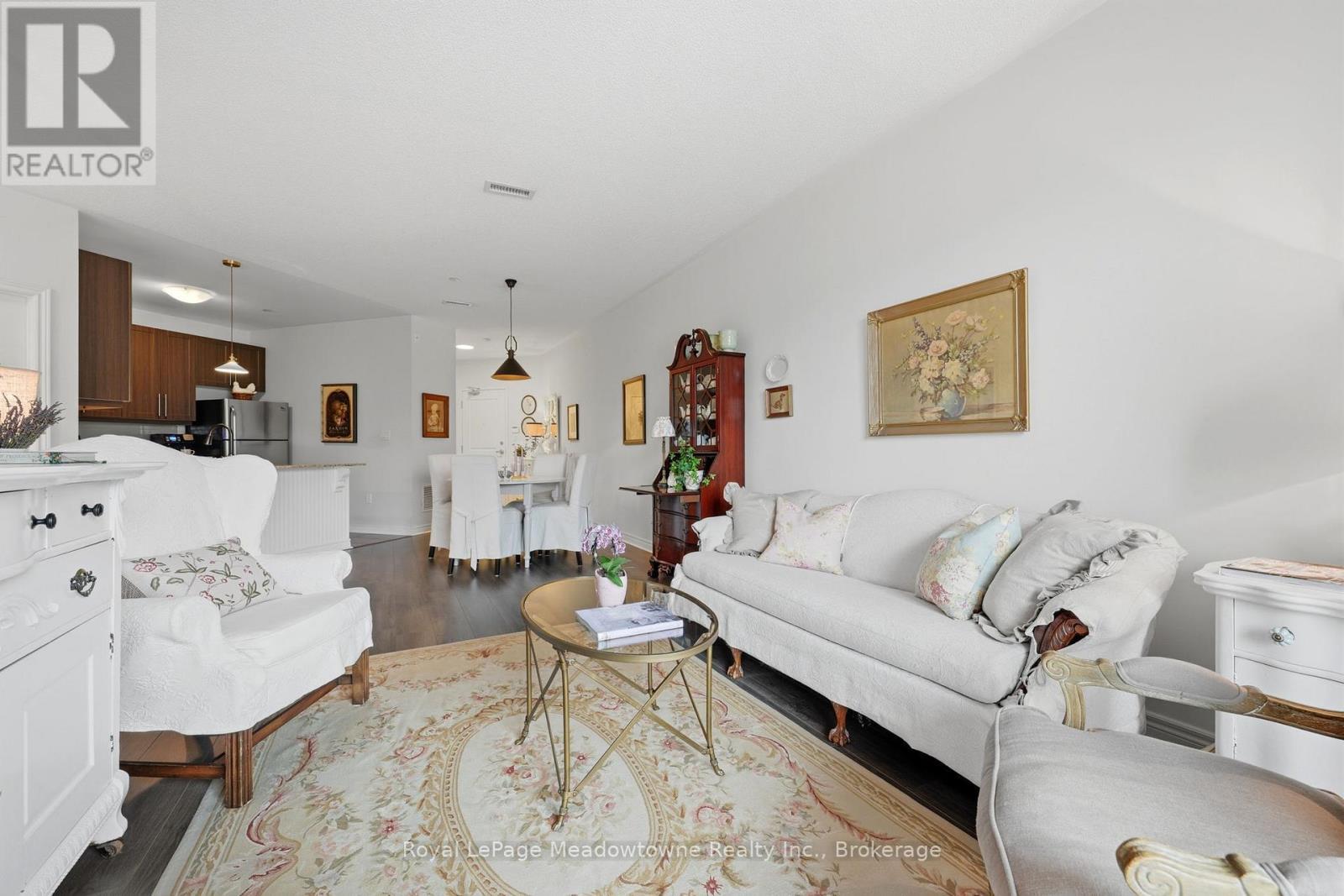 












109 - 33 WHITMER STREET

,
Milton (SC Scott),




Ontario
L9T8P9

