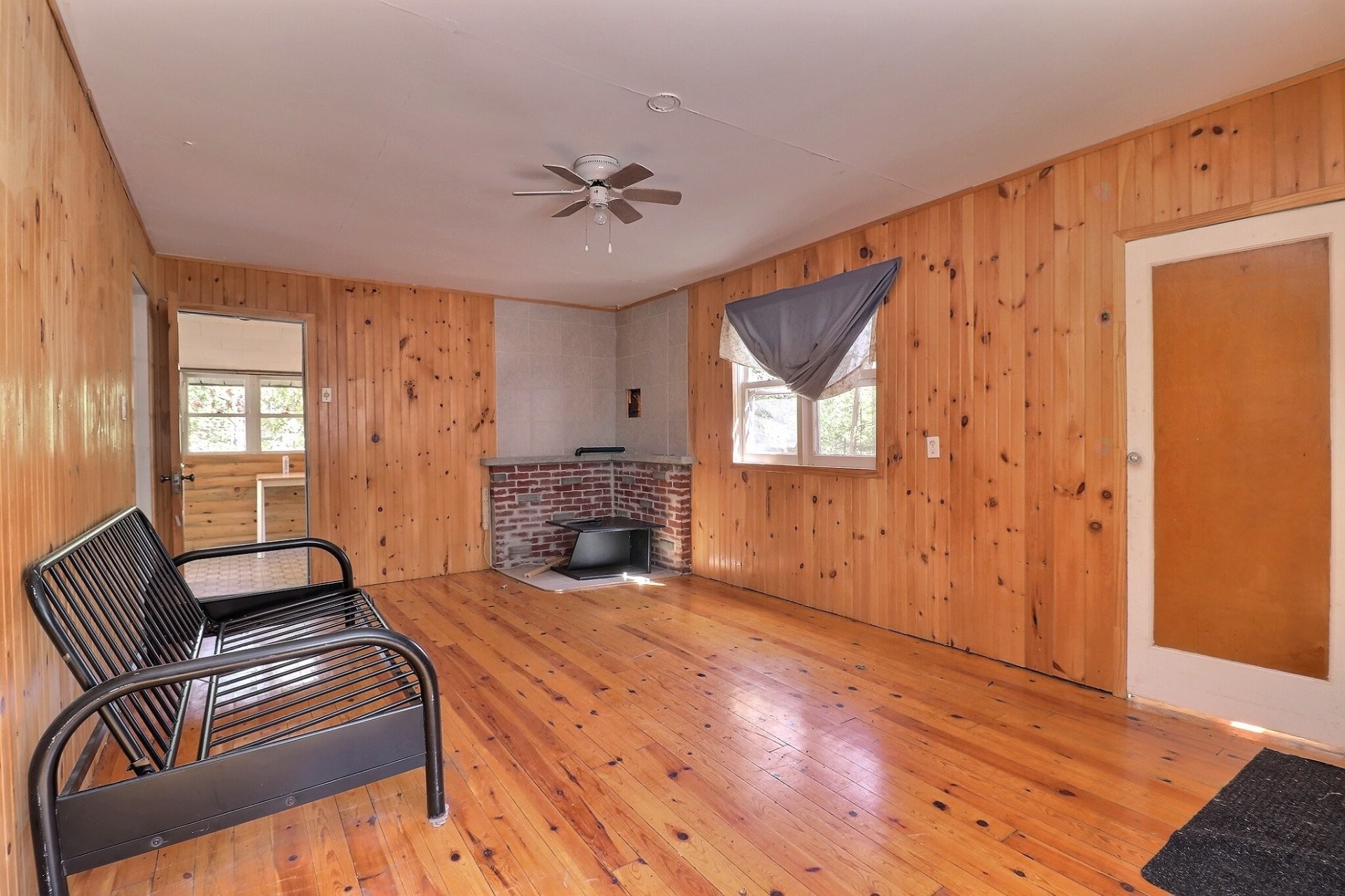 









841


Ch. des Rapides

,
Val-des-Monts,




QC
J8N6M4


