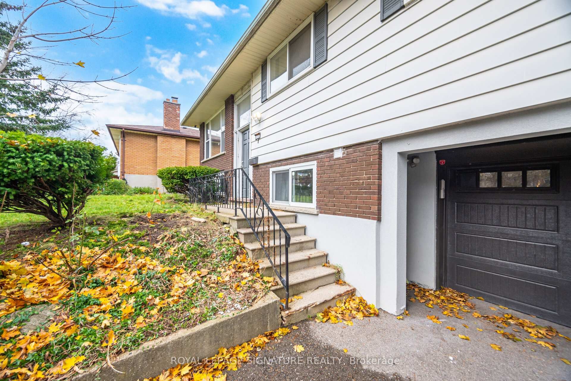 









406


Tamarack

Drive,
Waterloo,




ON
N2L 4G6

