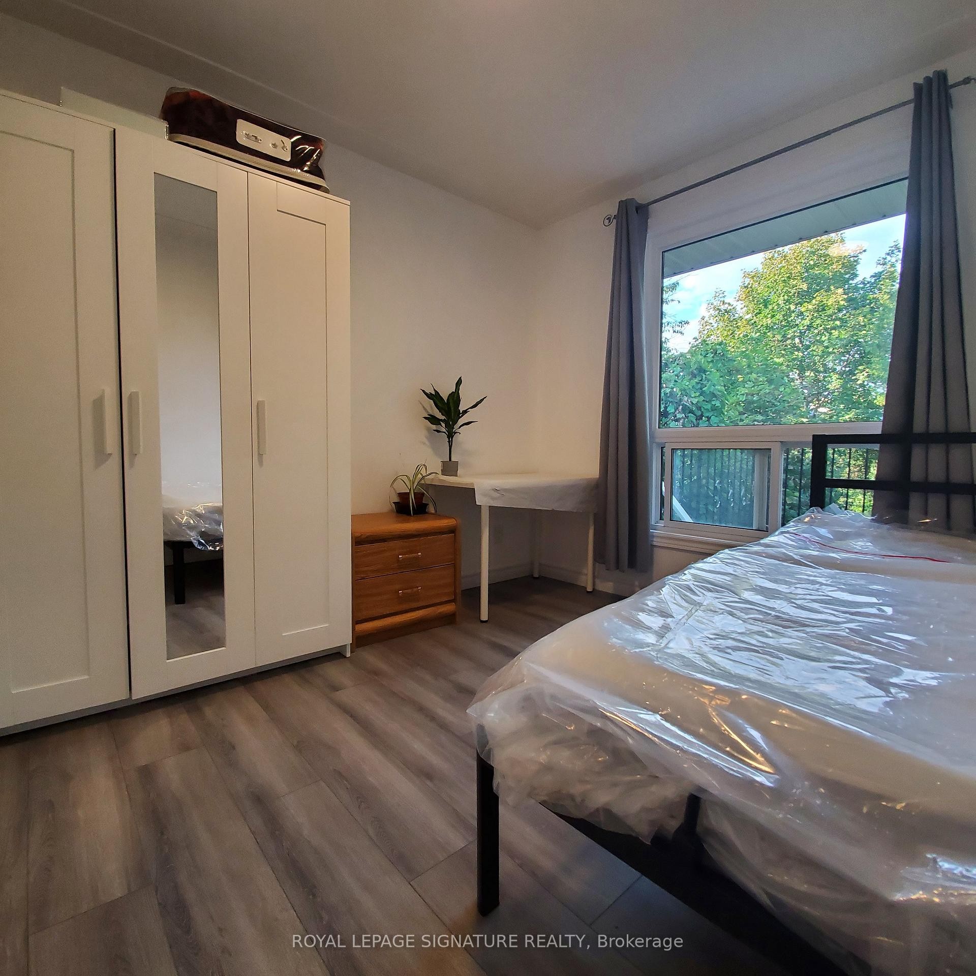 









406


Tamarack

Drive,
Waterloo,




ON
N2L 4G6

