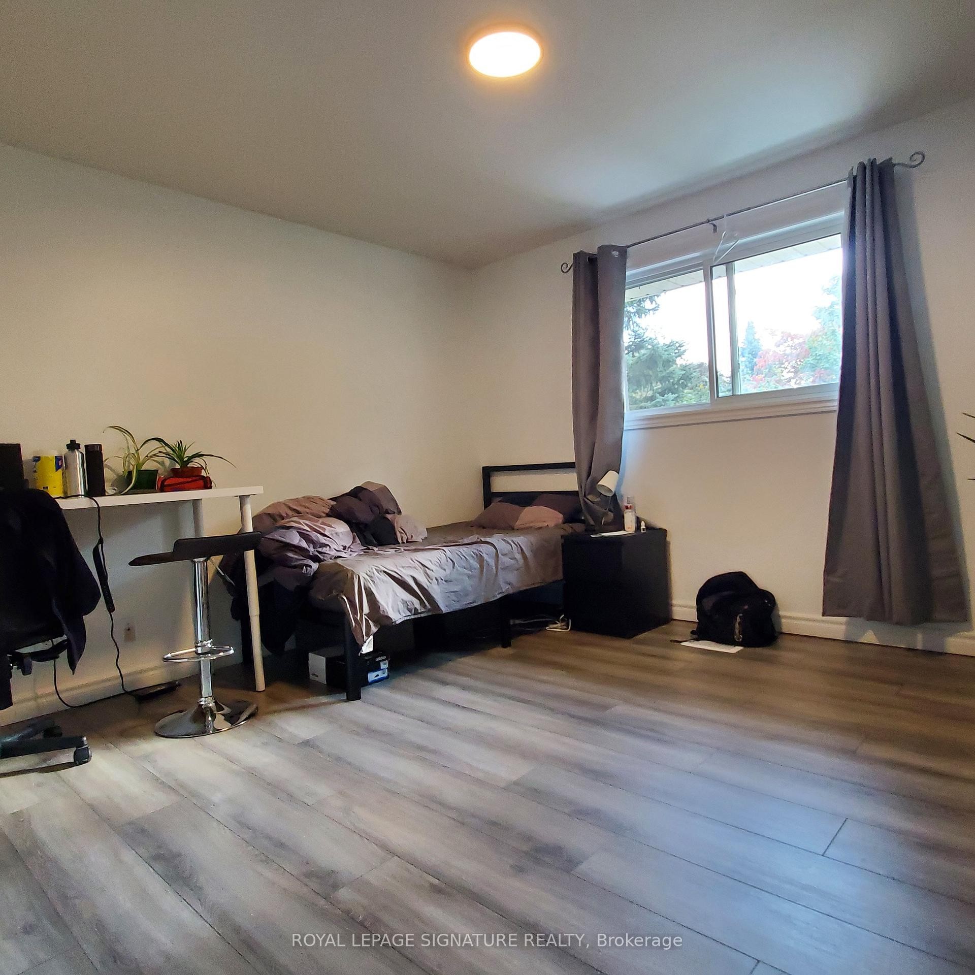 









406


Tamarack

Drive,
Waterloo,




ON
N2L 4G6

