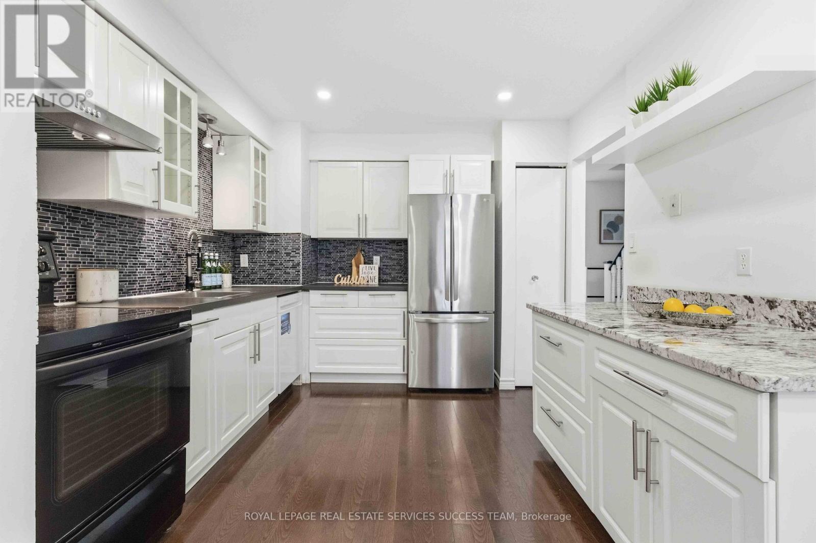












31 THATCHER'S MILL WAY

,
Markham,




Ontario
L3P3T2

