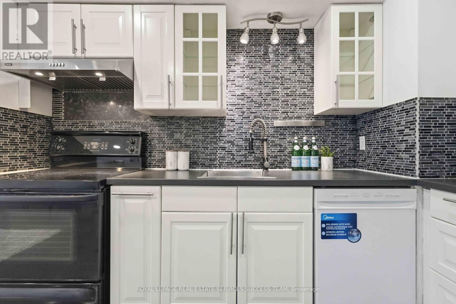 












31 THATCHER'S MILL WAY

,
Markham,




Ontario
L3P3T2

