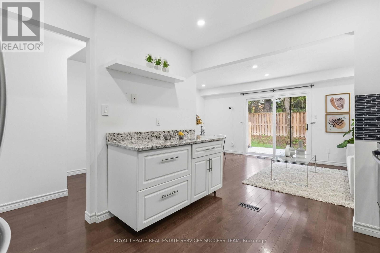 












31 THATCHER'S MILL WAY

,
Markham,




Ontario
L3P3T2

