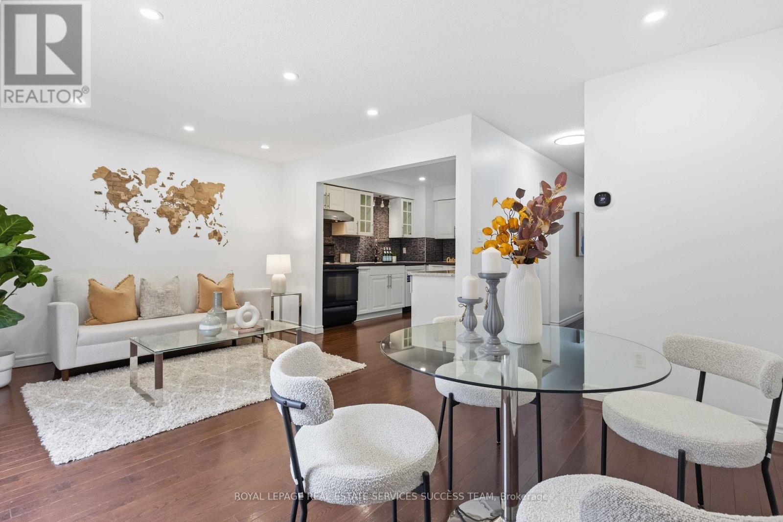 












31 THATCHER'S MILL WAY

,
Markham,




Ontario
L3P3T2

