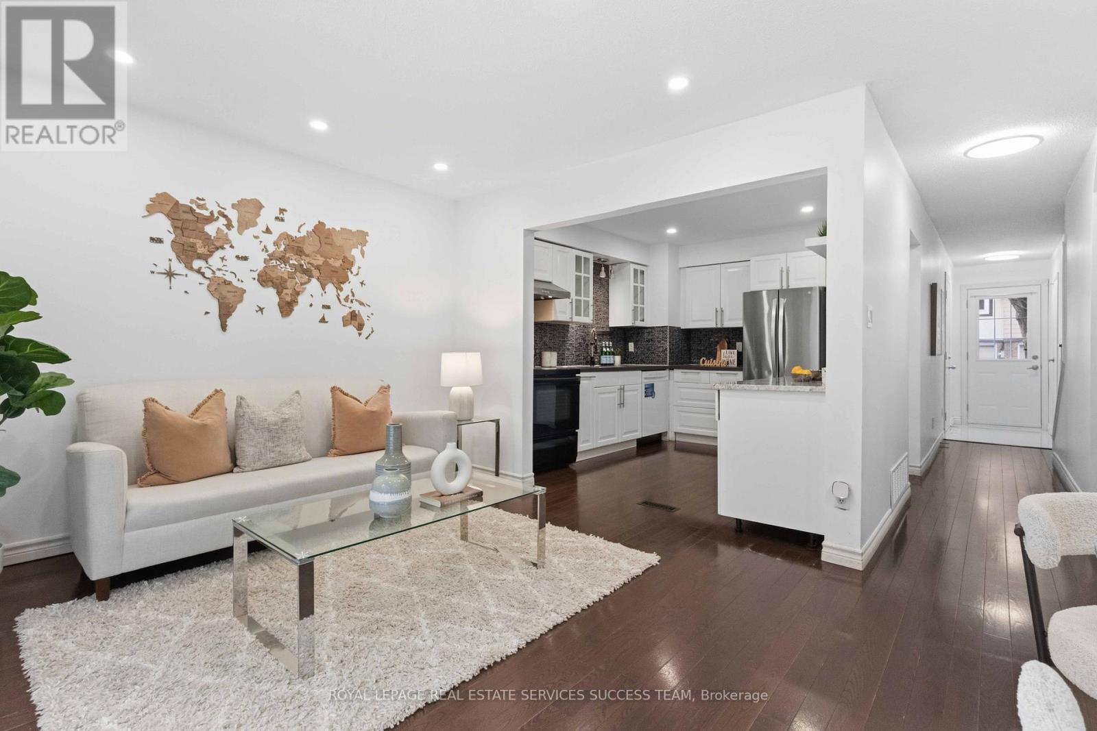 












31 THATCHER'S MILL WAY

,
Markham,




Ontario
L3P3T2

