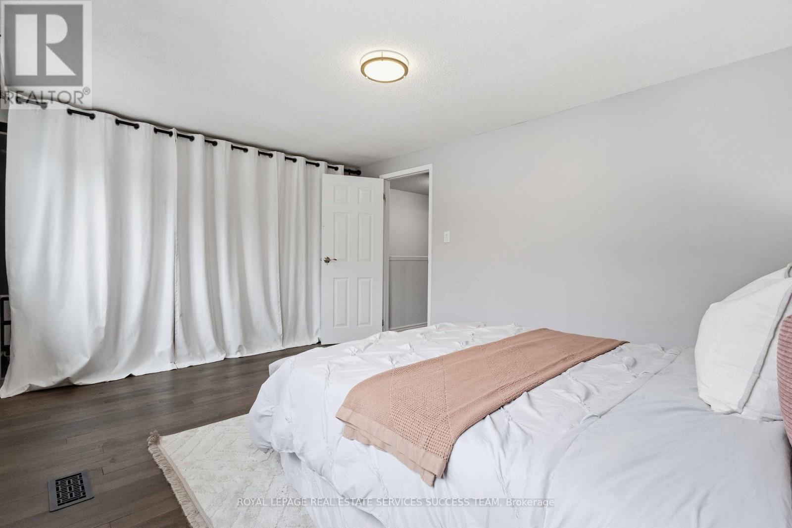 












31 THATCHER'S MILL WAY

,
Markham,




Ontario
L3P3T2

