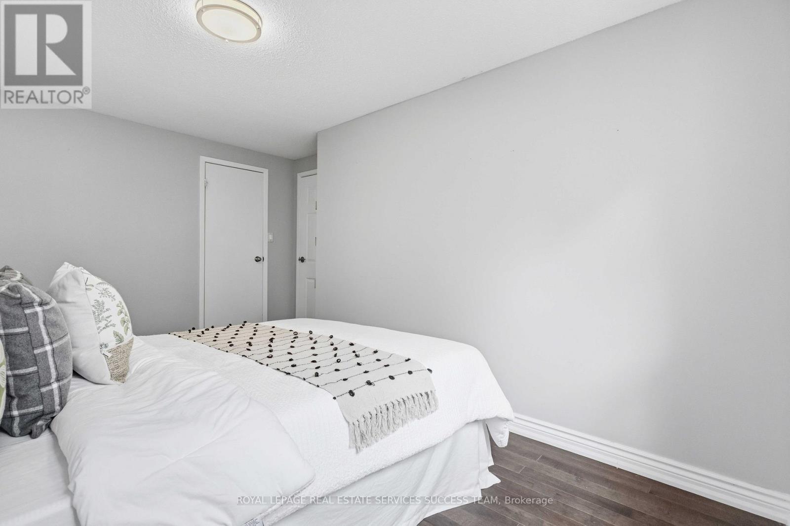 












31 THATCHER'S MILL WAY

,
Markham,




Ontario
L3P3T2

