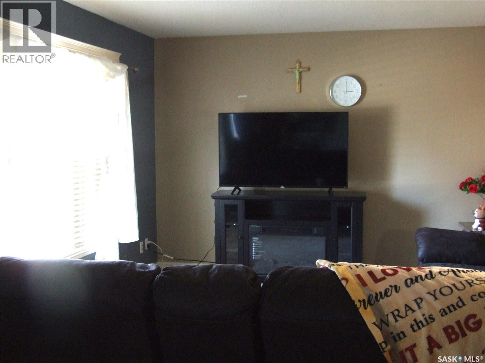 












232 5th STREET W

,
Leader,




Saskatchewan
S0N1H0

