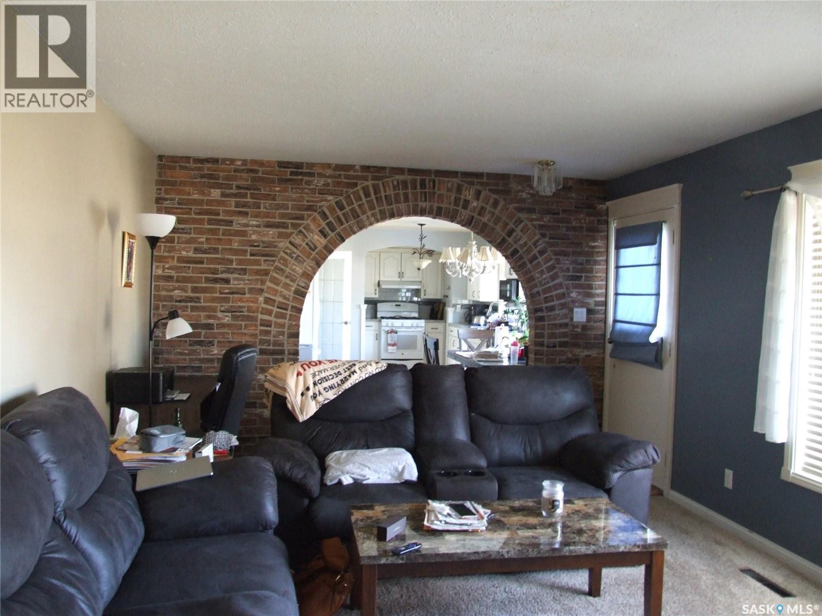 












232 5th STREET W

,
Leader,




Saskatchewan
S0N1H0

