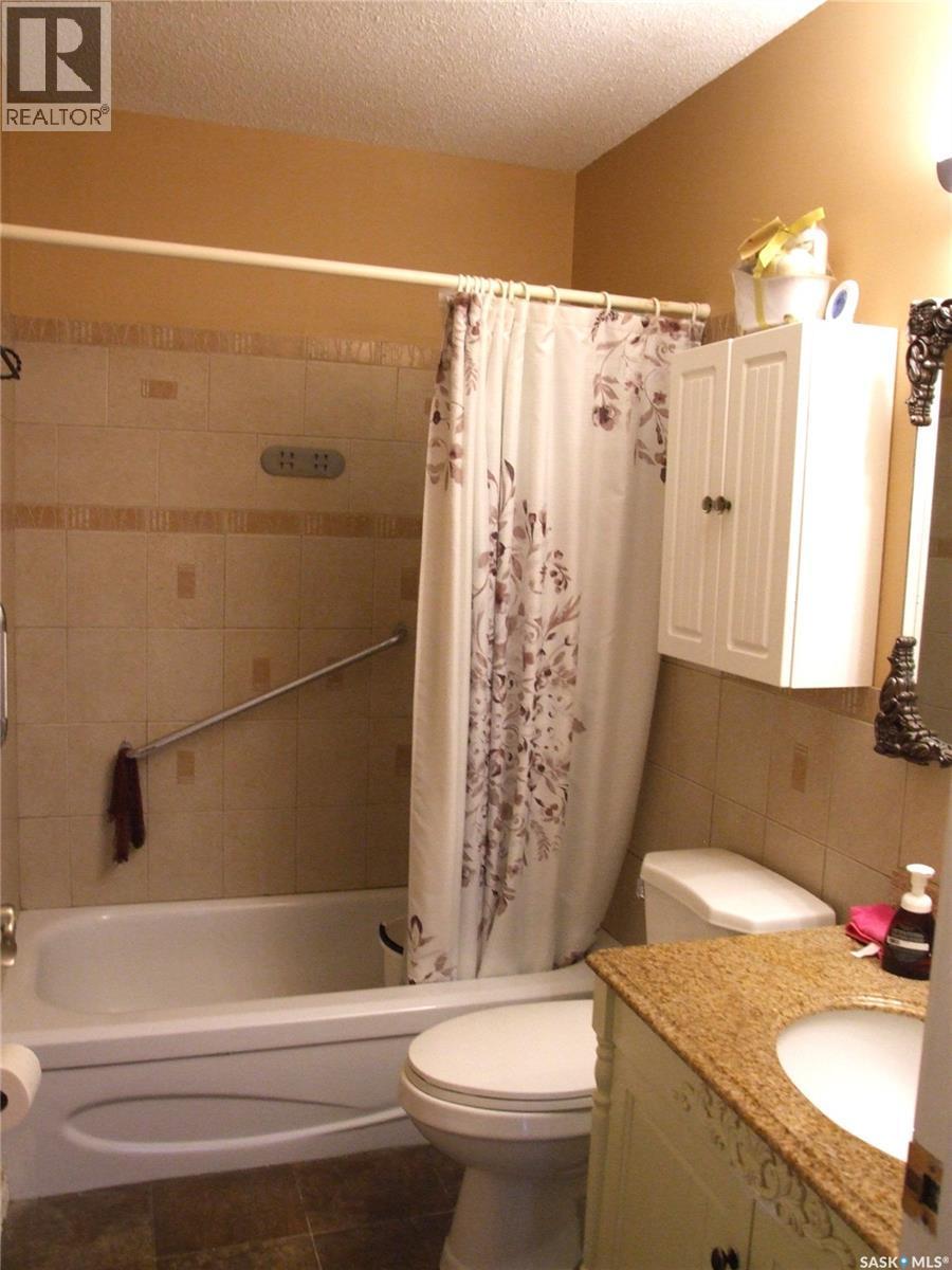 












232 5th STREET W

,
Leader,




Saskatchewan
S0N1H0

