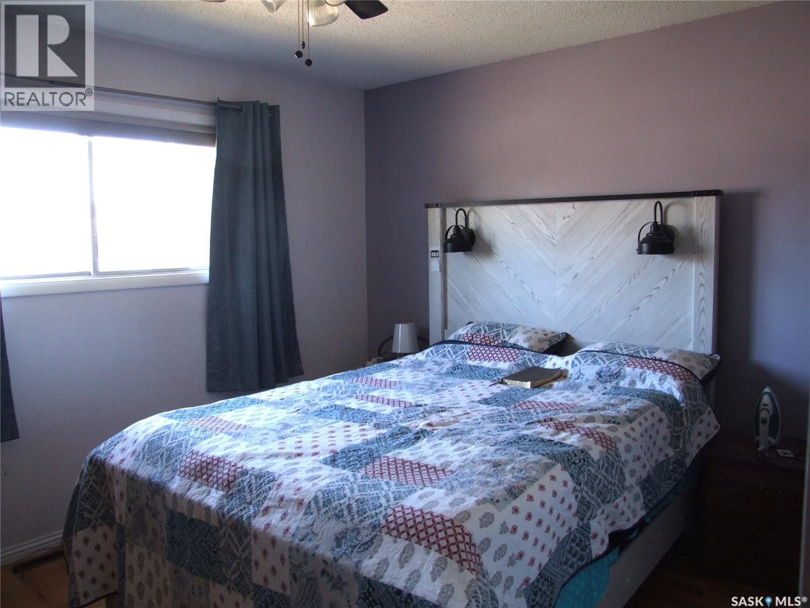 












232 5th STREET W

,
Leader,




Saskatchewan
S0N1H0

