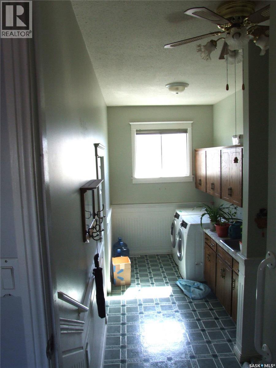 












232 5th STREET W

,
Leader,




Saskatchewan
S0N1H0


