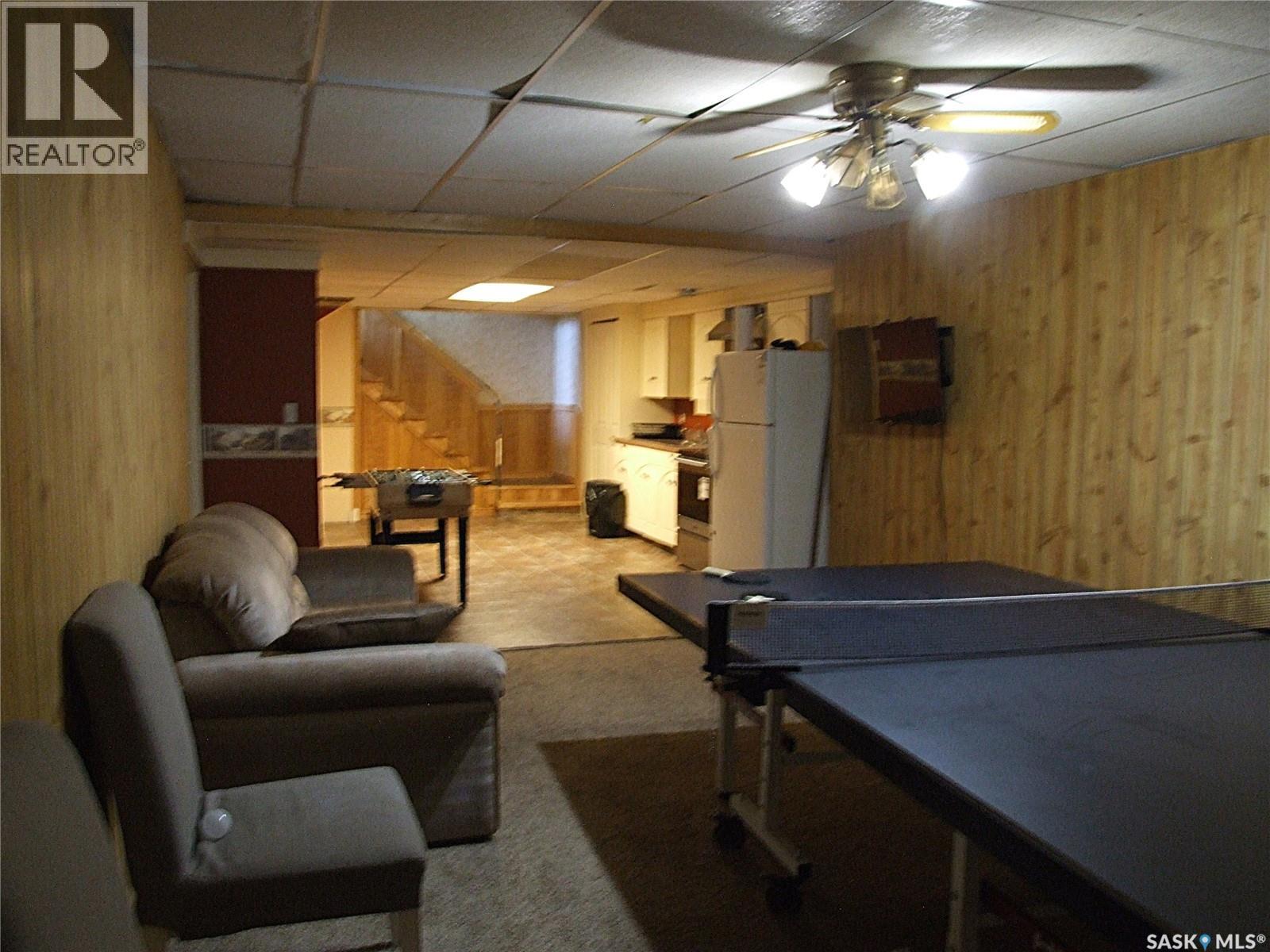












232 5th STREET W

,
Leader,




Saskatchewan
S0N1H0


