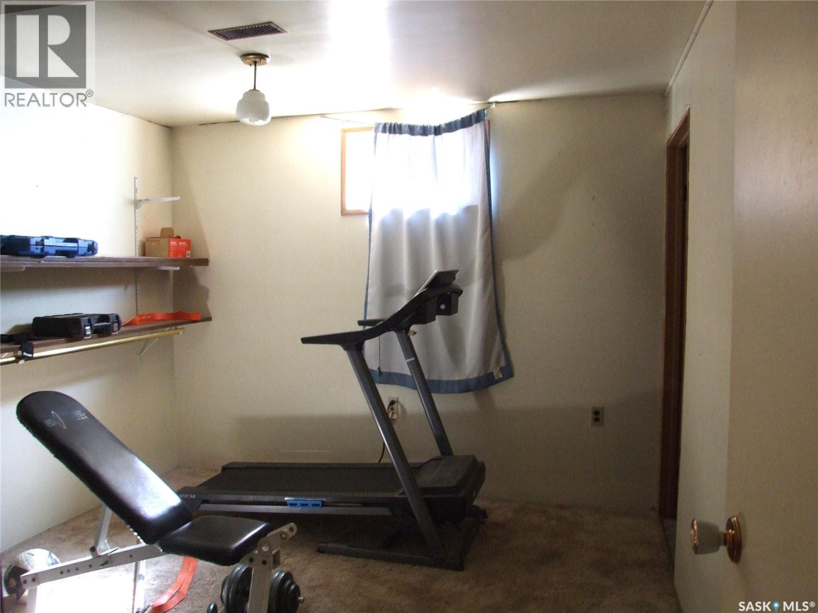 












232 5th STREET W

,
Leader,




Saskatchewan
S0N1H0

