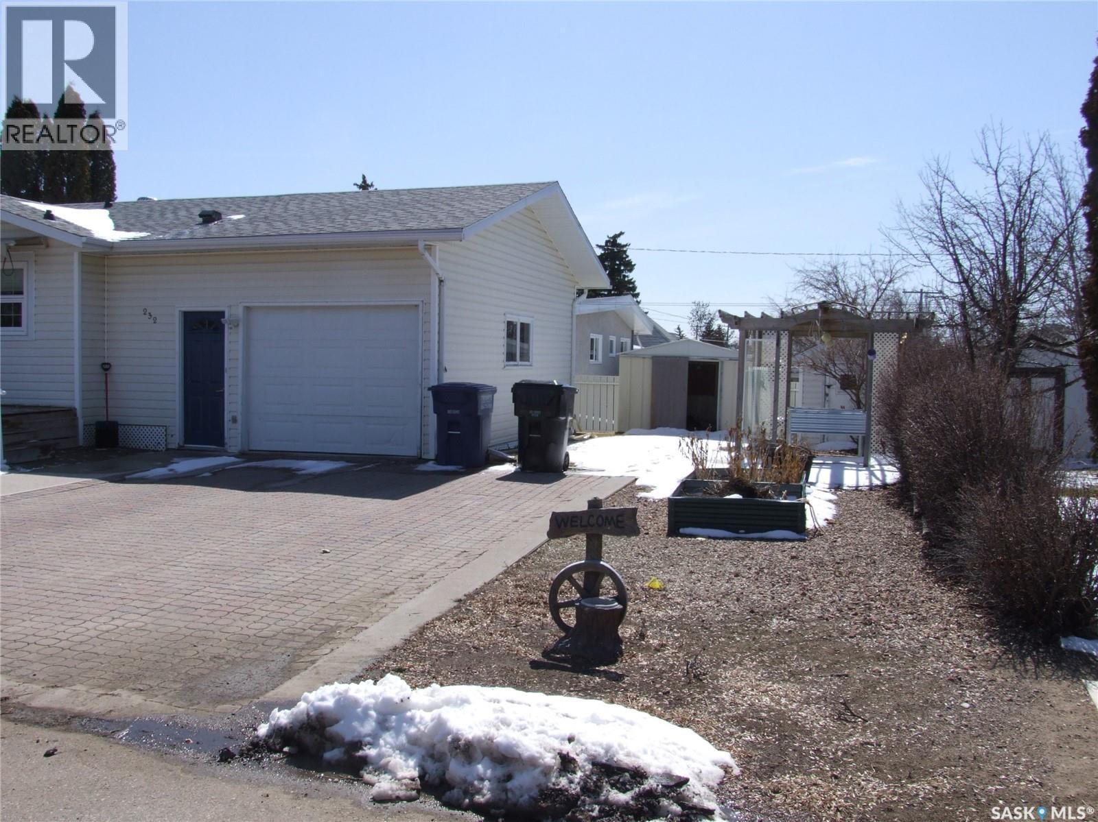 












232 5th STREET W

,
Leader,




Saskatchewan
S0N1H0

