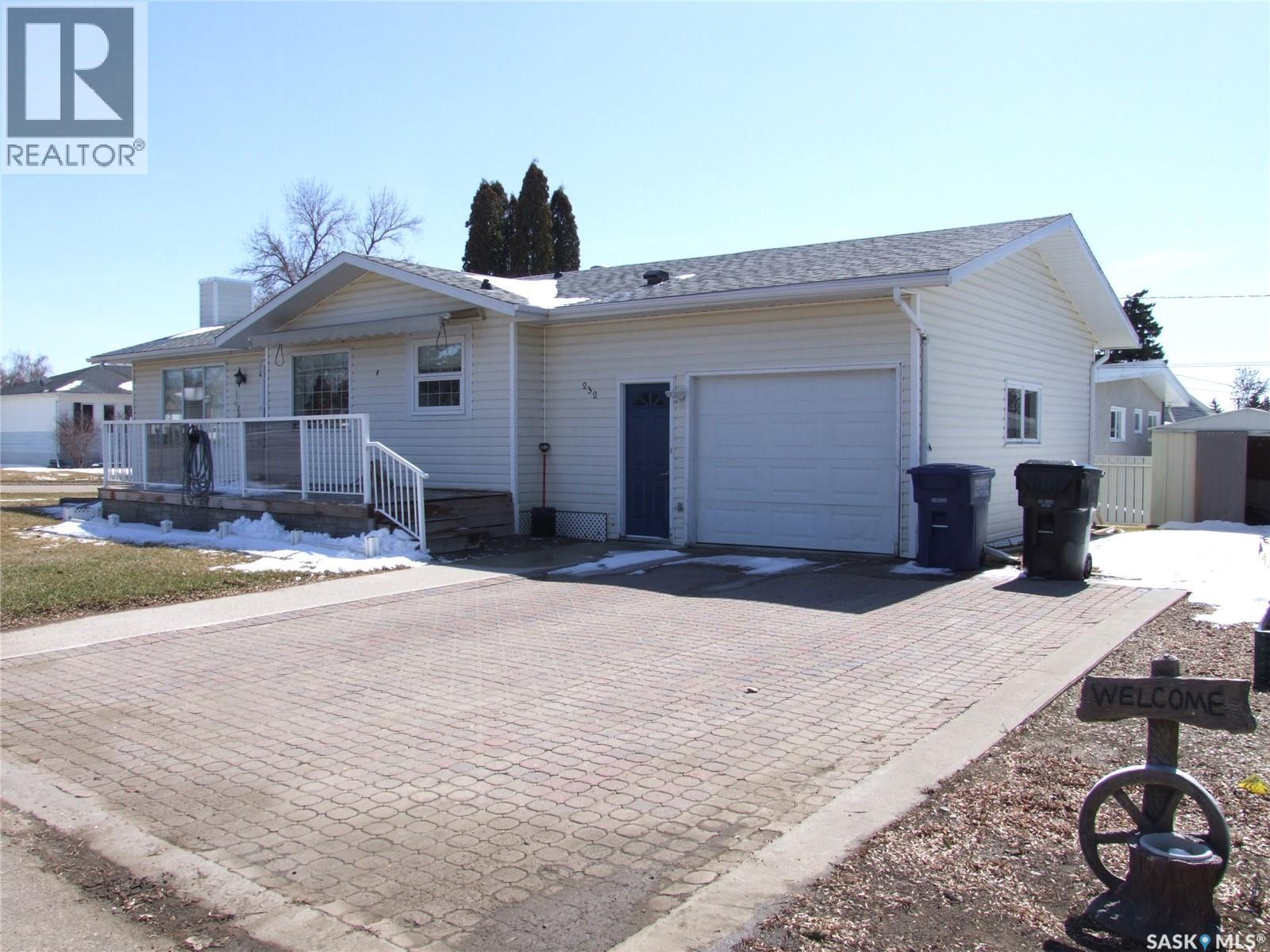 












232 5th STREET W

,
Leader,




Saskatchewan
S0N1H0

