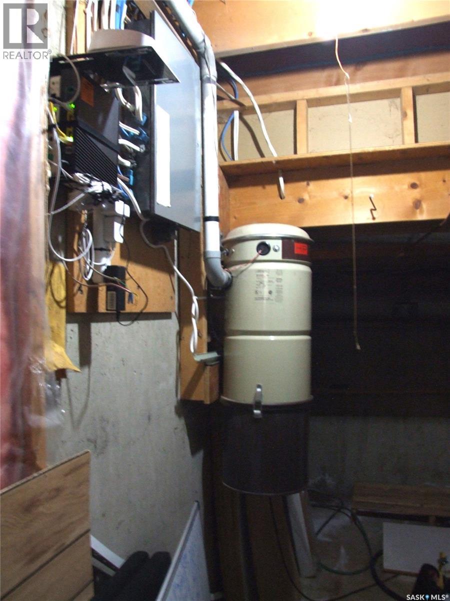 












232 5th STREET W

,
Leader,




Saskatchewan
S0N1H0

