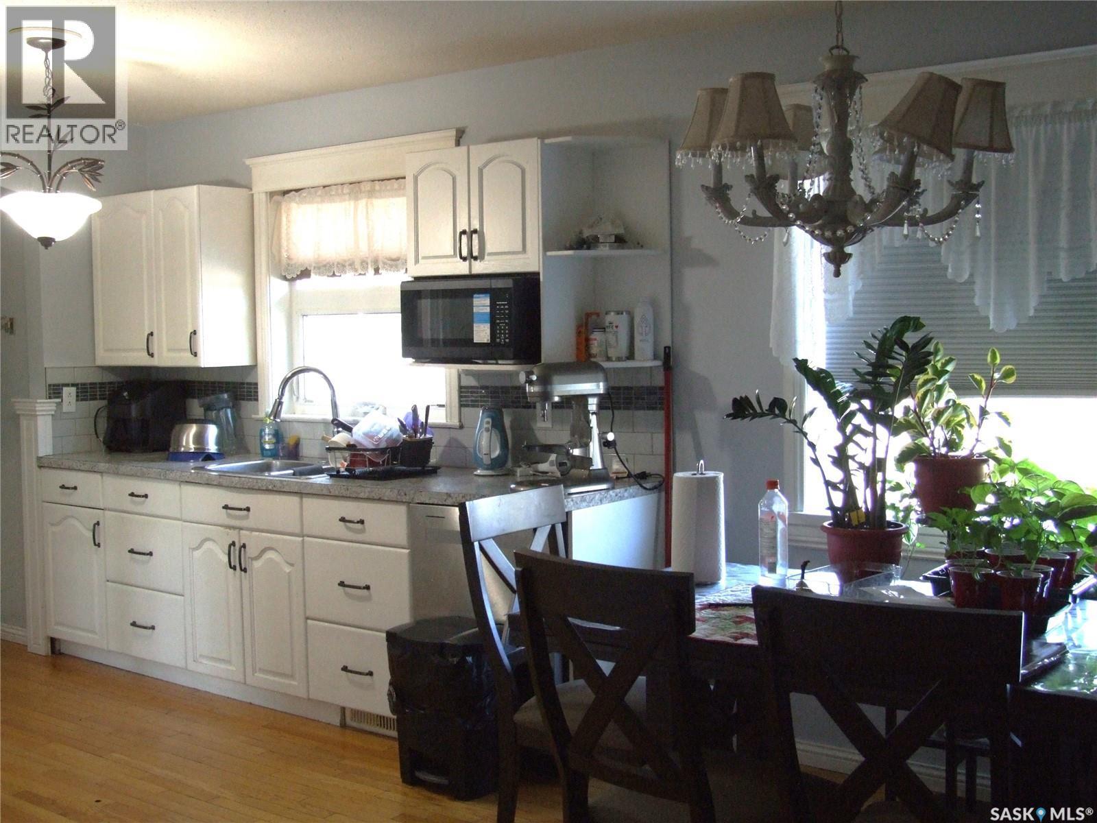 












232 5th STREET W

,
Leader,




Saskatchewan
S0N1H0

