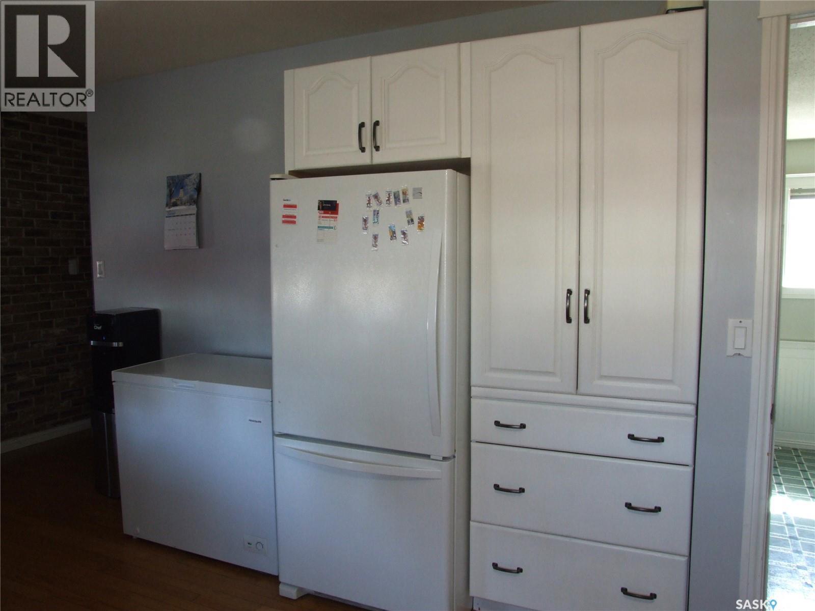 












232 5th STREET W

,
Leader,




Saskatchewan
S0N1H0

