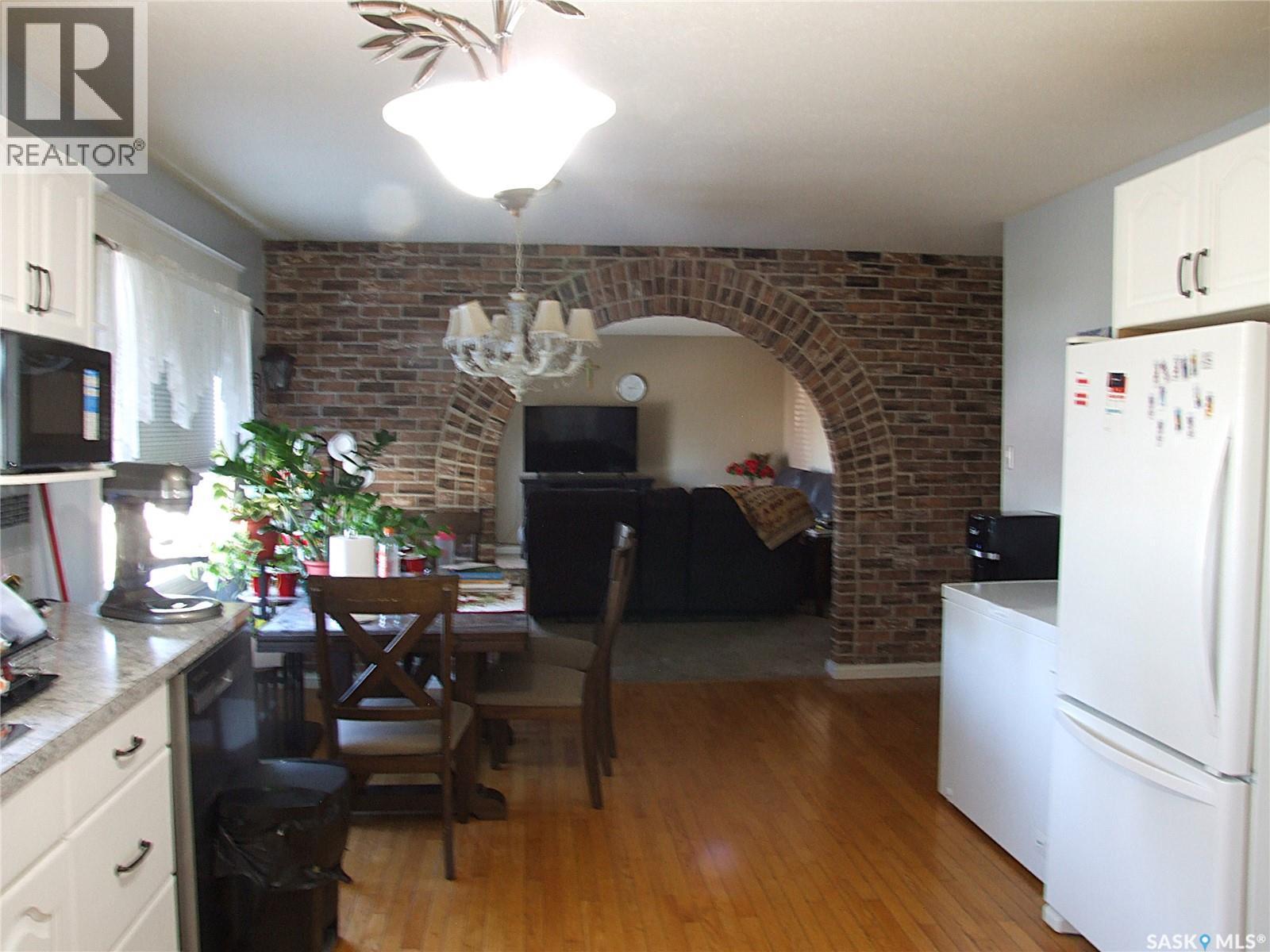 












232 5th STREET W

,
Leader,




Saskatchewan
S0N1H0

