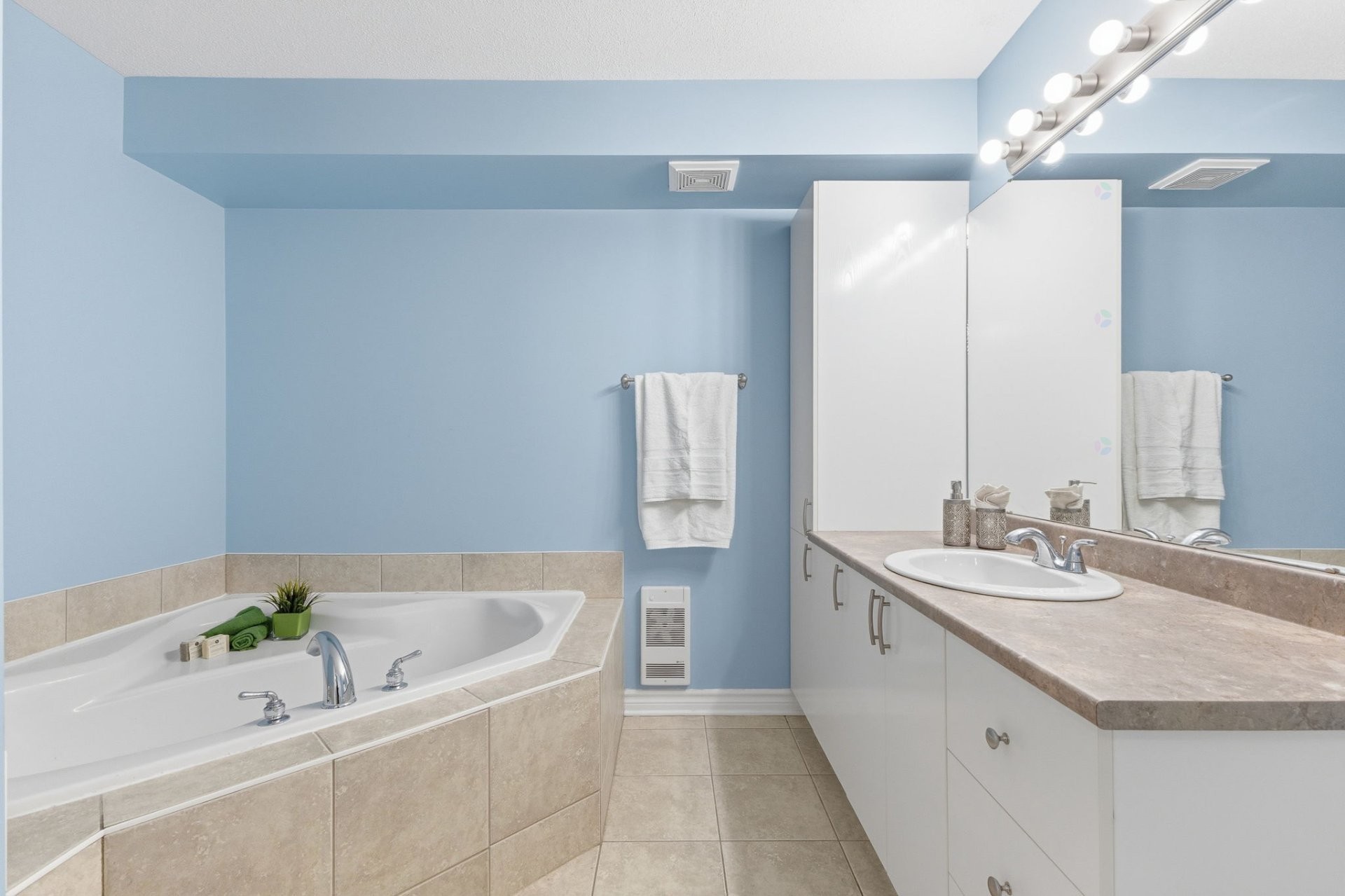 









5


Imp. Berthe Morisot

, 3,
Gatineau (Gatineau),




QC
J8P0A9

