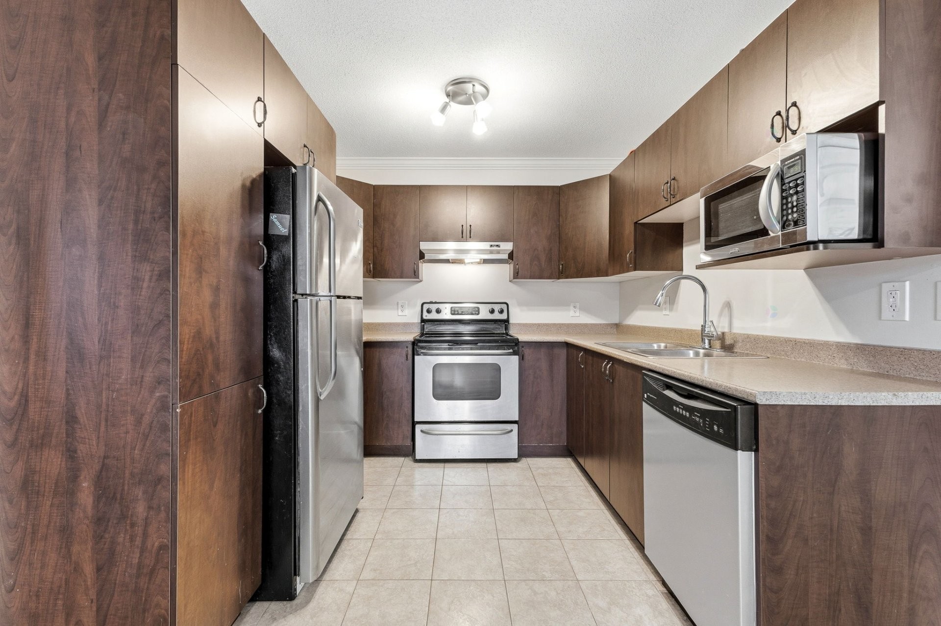 









5


Imp. Berthe Morisot

, 3,
Gatineau (Gatineau),




QC
J8P0A9

