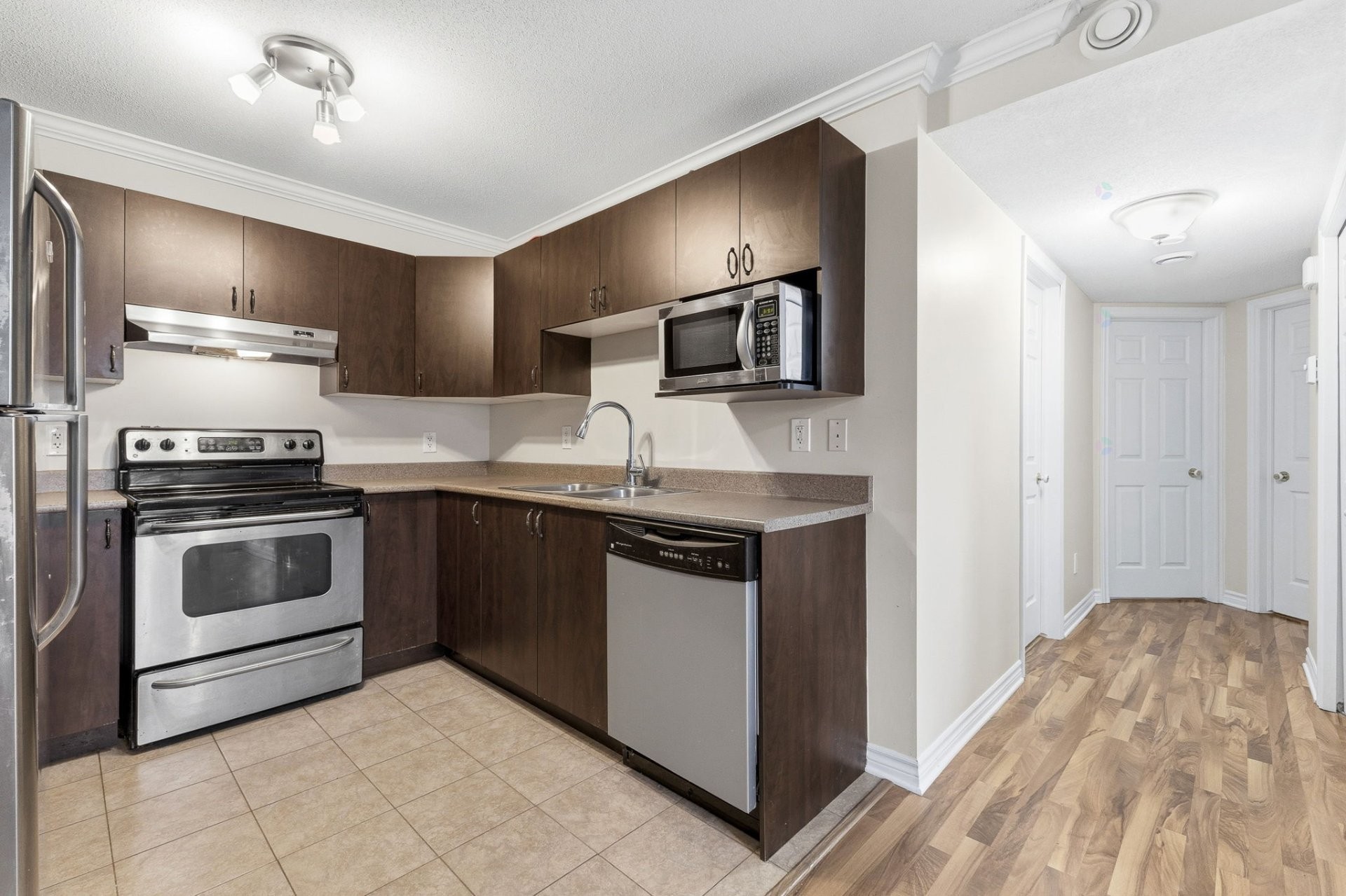 









5


Imp. Berthe Morisot

, 3,
Gatineau (Gatineau),




QC
J8P0A9

