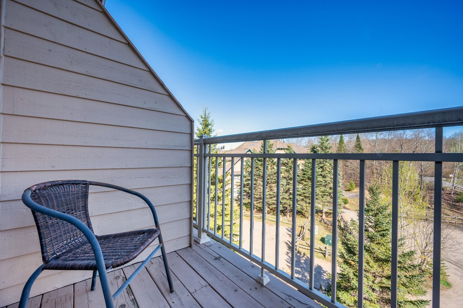 









175


Rue du Mont-Plaisant

, 4,
Mont-Tremblant,




QC
J8E1L2

