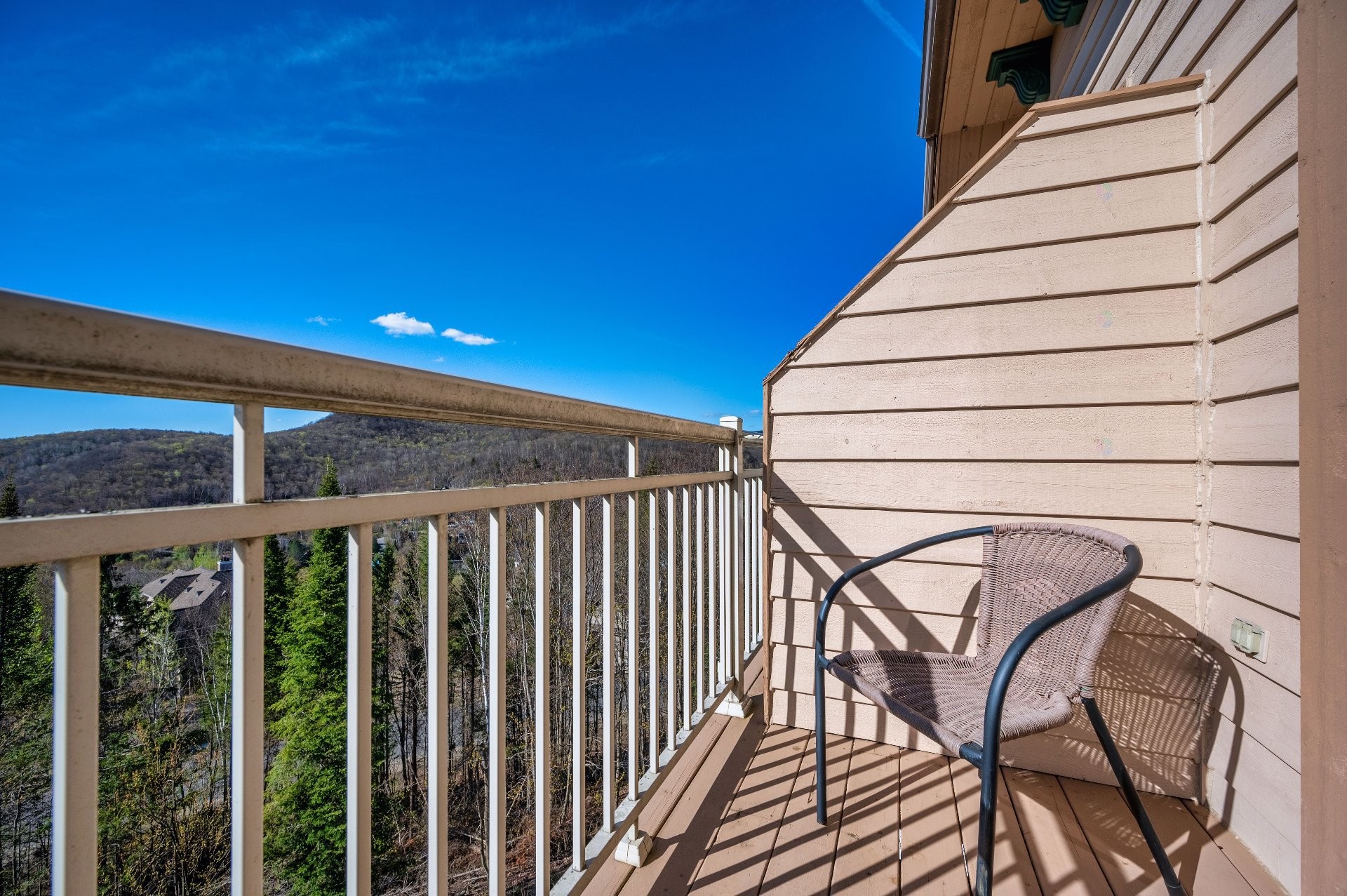 









175


Rue du Mont-Plaisant

, 4,
Mont-Tremblant,




QC
J8E1L2

