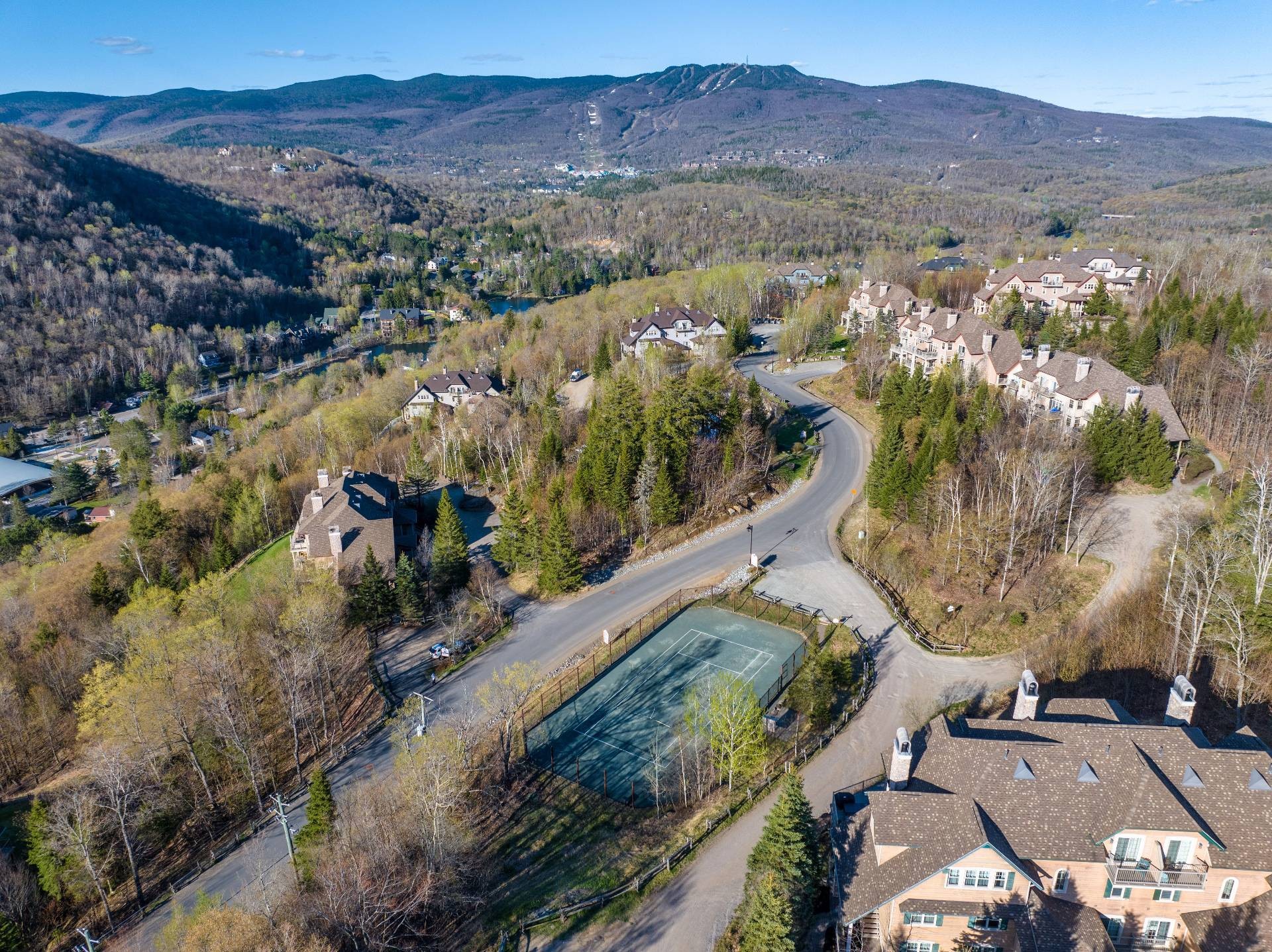 









175


Rue du Mont-Plaisant

, 4,
Mont-Tremblant,




QC
J8E1L2


