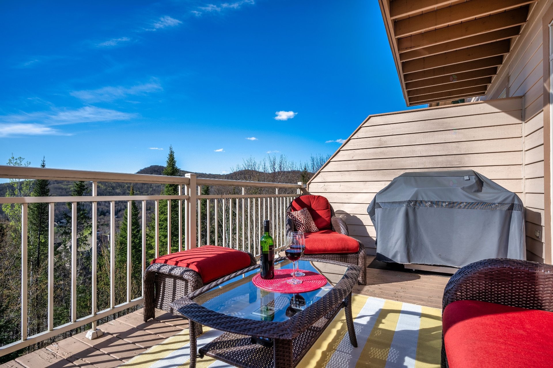 









175


Rue du Mont-Plaisant

, 4,
Mont-Tremblant,




QC
J8E1L2


