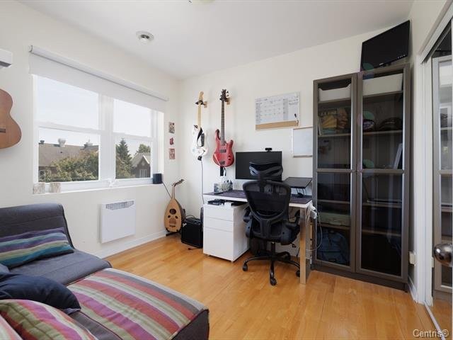 









2404


Rue de l'Acajou

,
Montréal (Saint-Laurent),




QC
H4R2R9

