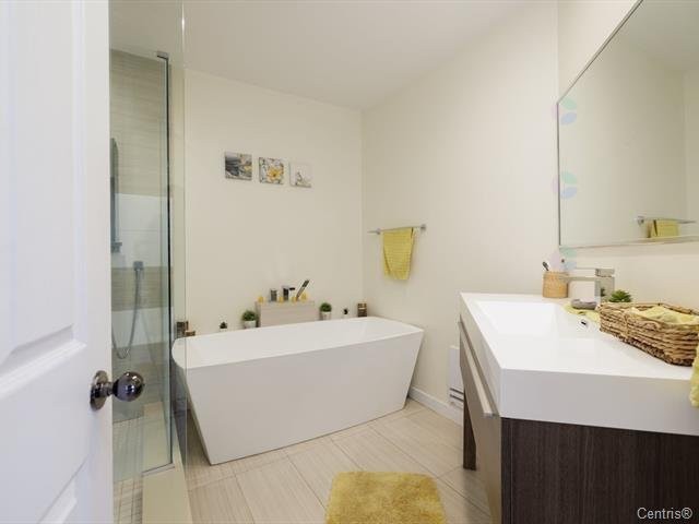 









2404


Rue de l'Acajou

,
Montréal (Saint-Laurent),




QC
H4R2R9

