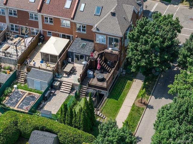 









2404


Rue de l'Acajou

,
Montréal (Saint-Laurent),




QC
H4R2R9

